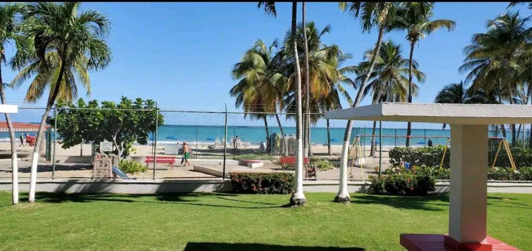 Beach Apartments At Marbella Del Caribe Σαν Χουάν Εξωτερικό φωτογραφία